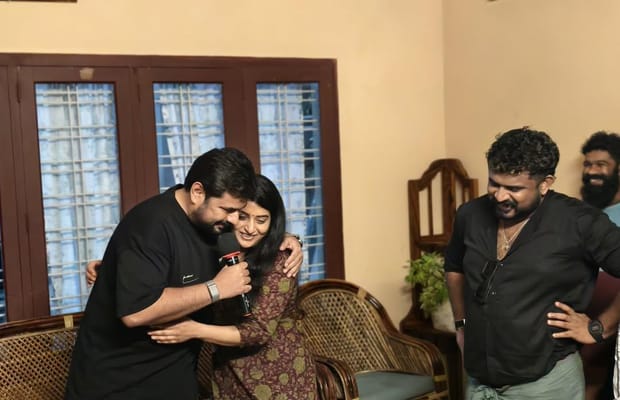Meera Jasmine wraps up her portions in Mohanlal's 'Athimanoharam' (Photo Credit: Ashiq Usman/Instagram)