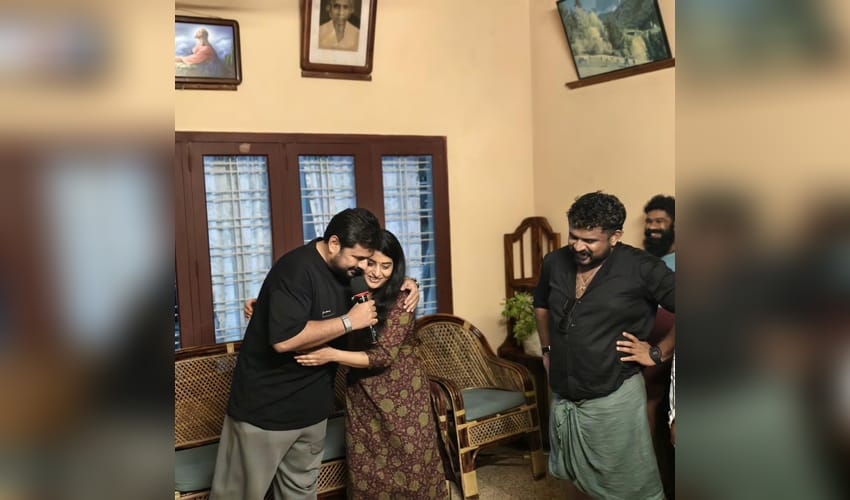 Meera Jasmine wraps up her portions in Mohanlal's 'Athimanoharam' (Photo Credit: Ashiq Usman/Instagram)