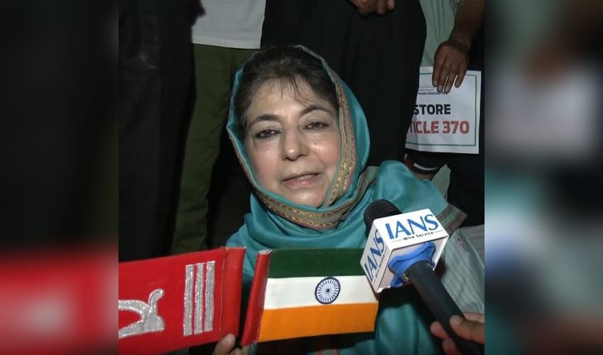 Mehbooba Mufti holds Tricolour upside down; Giriraj Singh calls her 'terrorist'