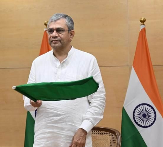 Minister Ashwini Vaishnaw flags off first direct Ramnagar-Dehradun Express train