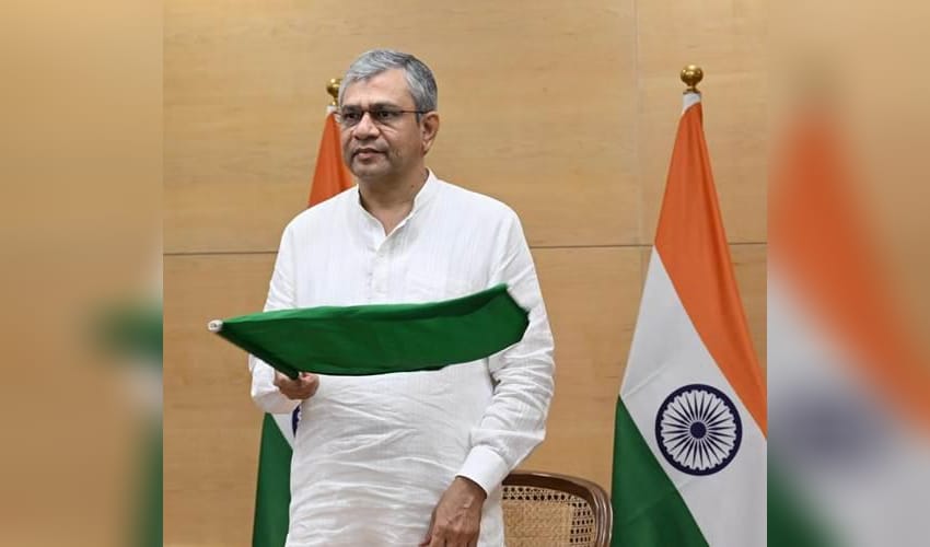 Minister Ashwini Vaishnaw flags off first direct Ramnagar-Dehradun Express train
