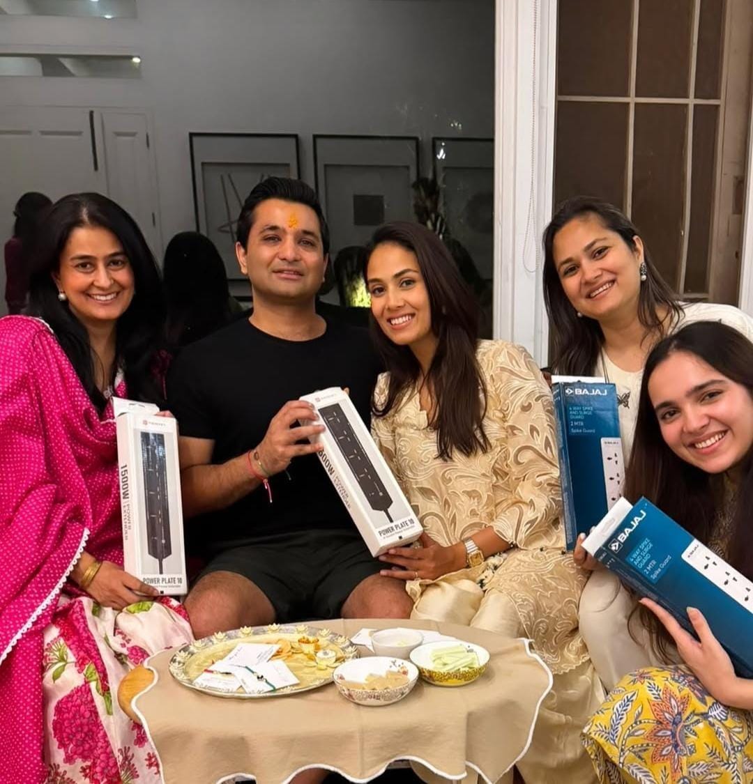 Mira Rajput celebrates Rakhi with siblings, gets extension boards as gift