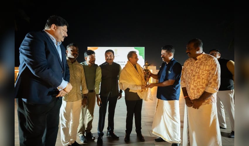 MoS Singh interacts with Indian community in Cote d’Ivoire