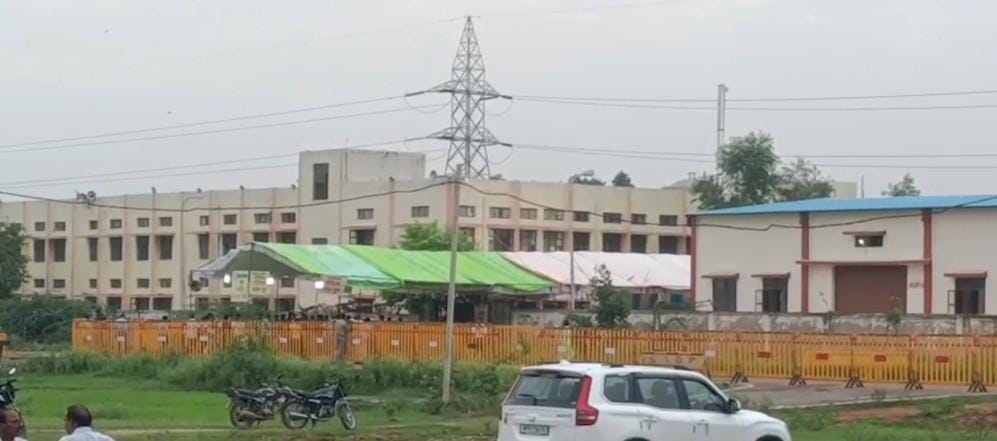 MP: BJP takes early lead in Datia bypoll as counting progresses