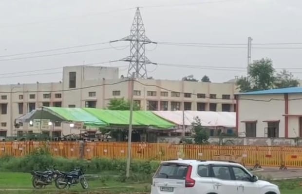MP: BJP takes early lead in Datia bypoll as counting progresses