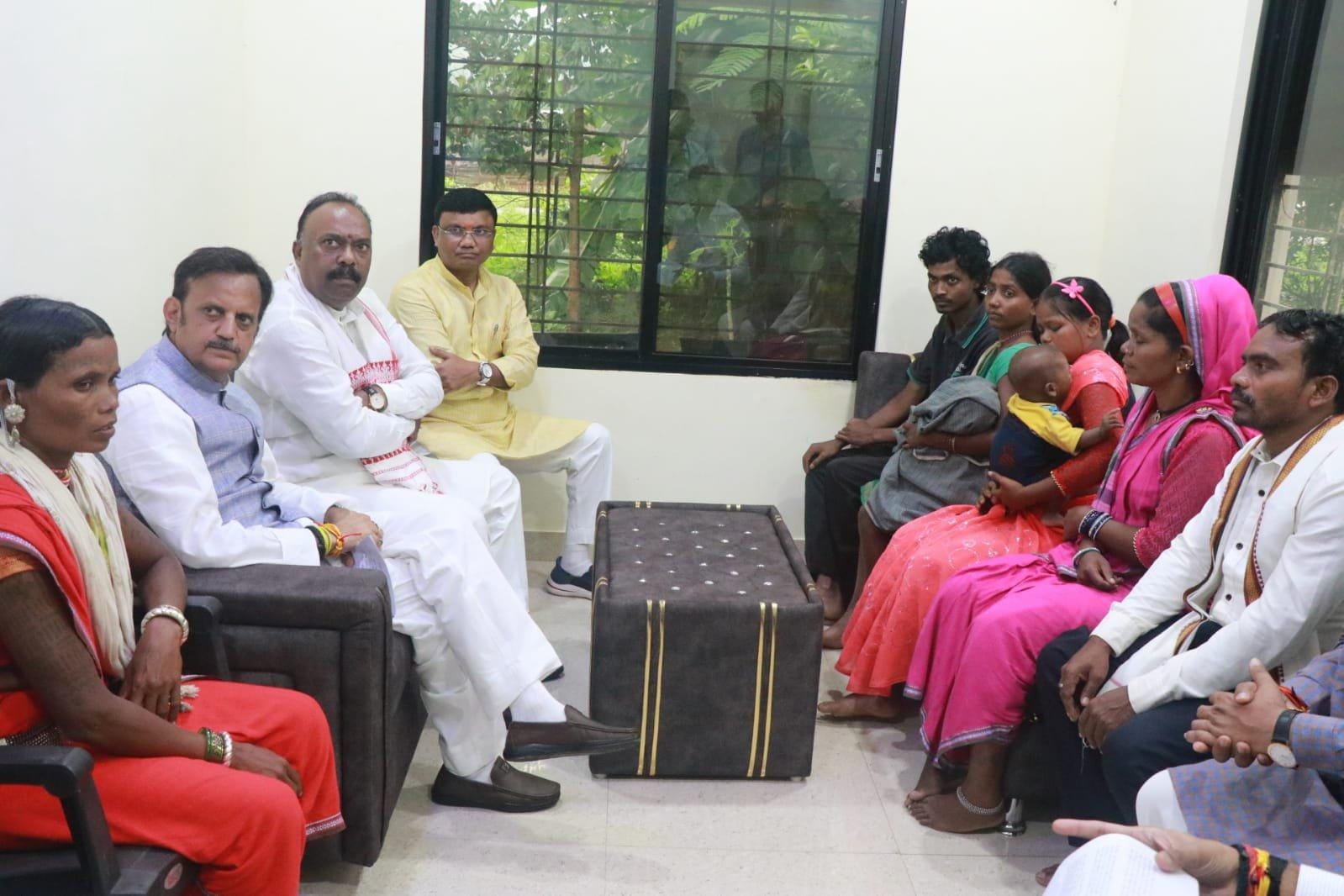 MP child deaths: Dy CM meets Baiga families, orders health measures (Photo: @rshuklabjp/X)