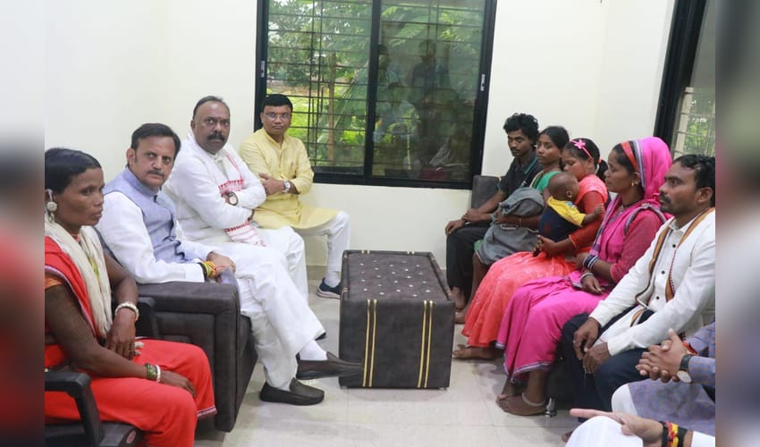 MP child deaths: Dy CM meets Baiga families, orders health measures (Photo: @rshuklabjp/X)