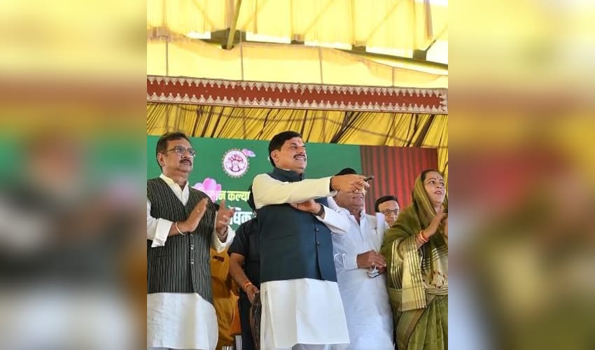 MP CM transfers Rs 3,300 crore to over 82 lakh farmers under Kisan Kalyan Yojana