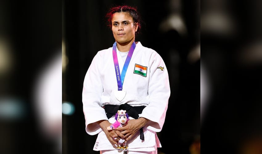 MP govt announces Rs 25 lakh cash, govt jobs each to athletes Yamini Maurya, Ajay Babu