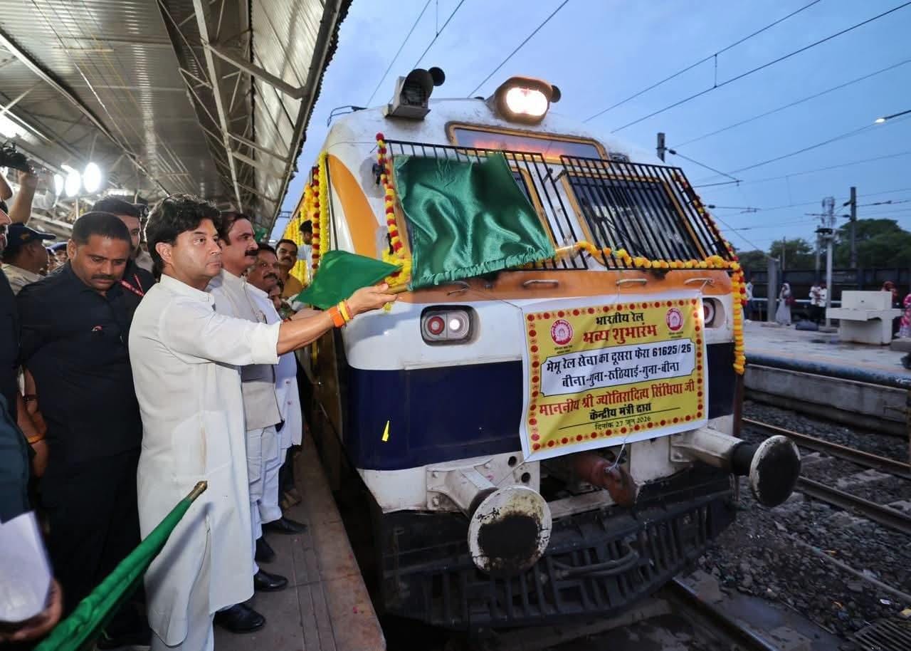 MP: Scindia ensures Bina-Ruthiyai MEMU departs after Indore-Kota Express (Photo: IANS)
