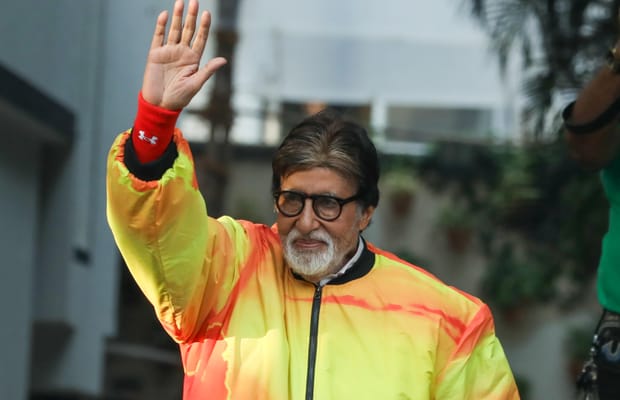 Mumbai: Amitabh Bachchan greets fans on 83rd birthday