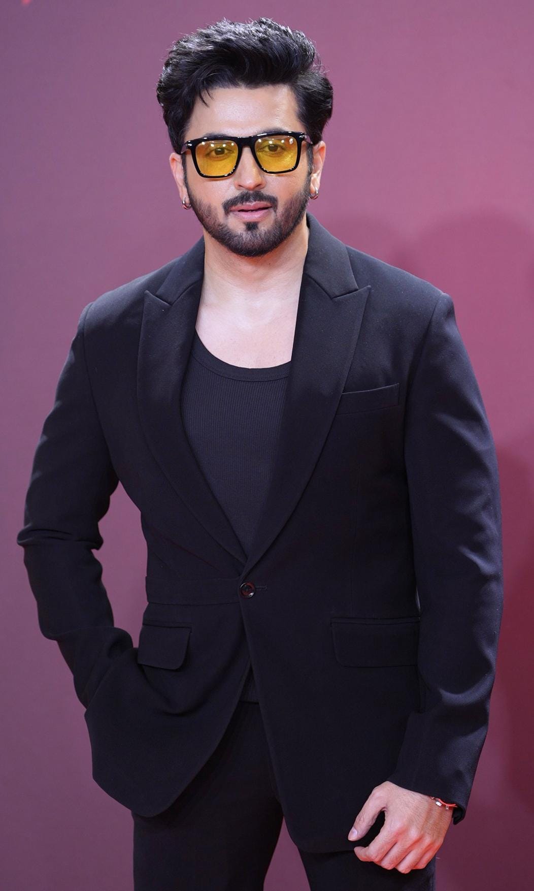 Mumbai: Celebrities grace the red carpet at BT Headliners Awards