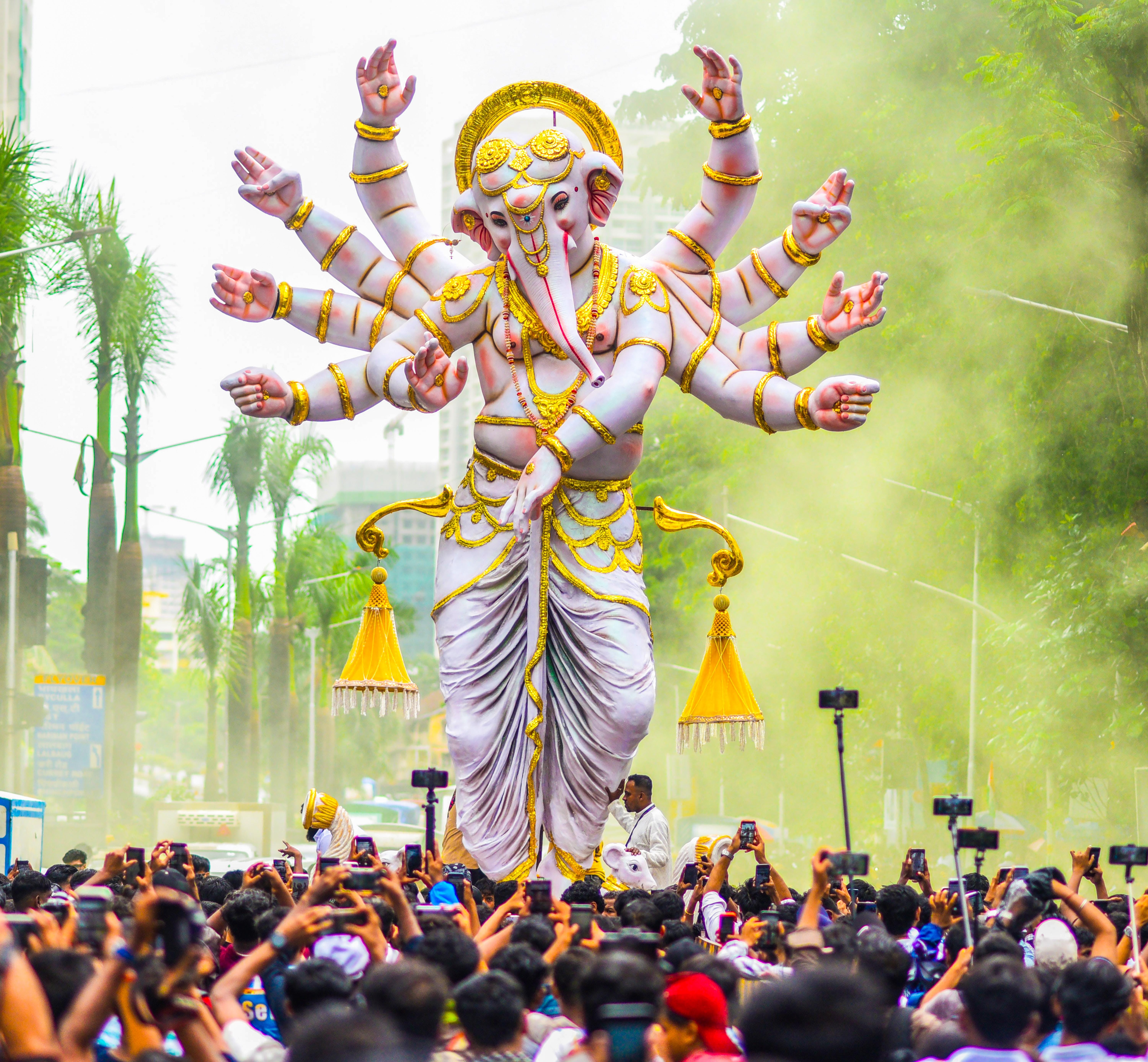 Mumbai: Ganesh idols taken to pandals