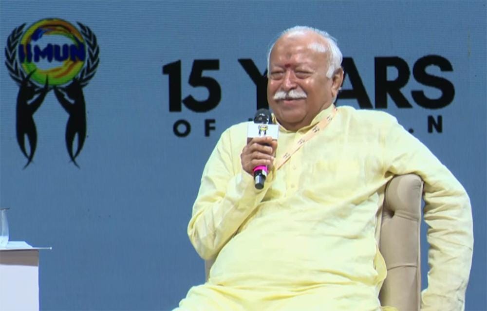 Mumbai: Mohan Bhagwat interacts with students at I.I.M.U.N. event