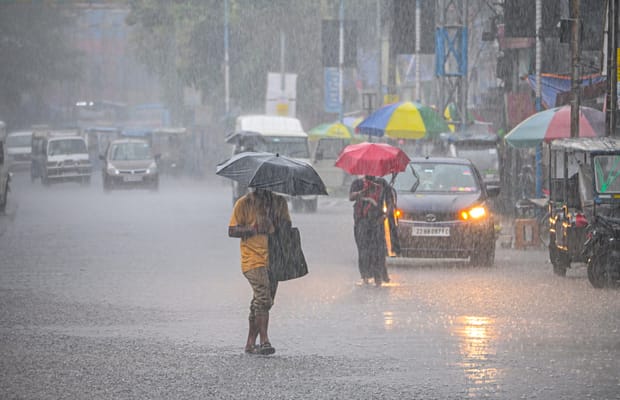 Nadia: Heavy monsoon rain disrupts normal life