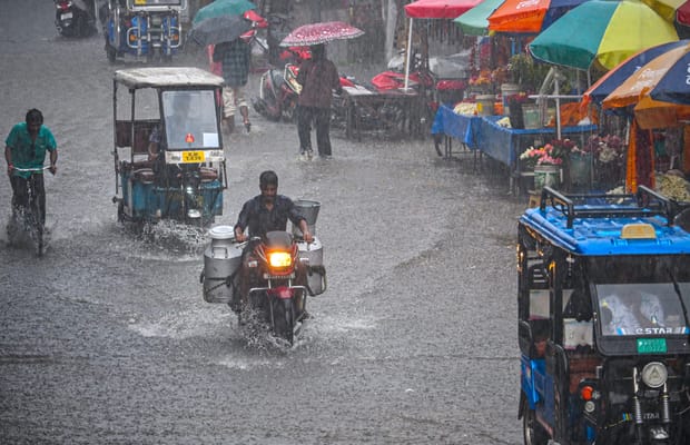 Nadia: Heavy monsoon rain disrupts normal life