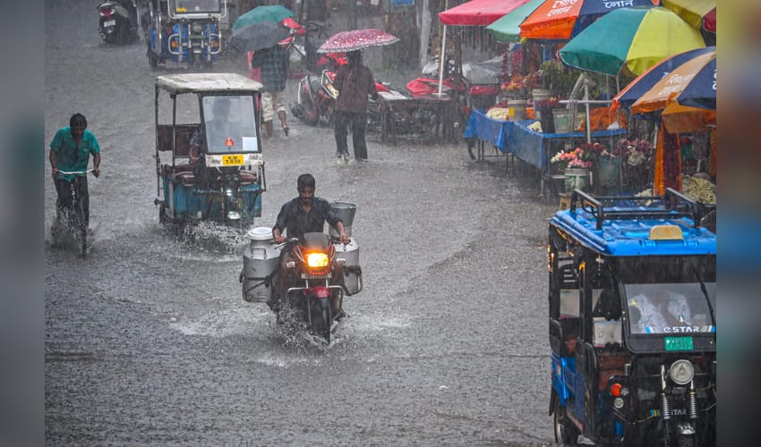 Nadia: Heavy monsoon rain disrupts normal life