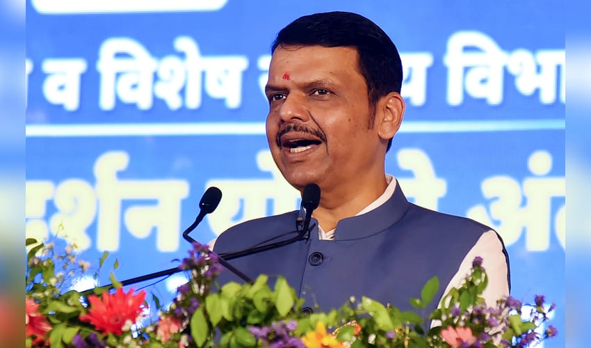 Nagpur: Fadnavis Flags Off Bodh Gaya Pilgrimage Train Under Tirth-Darshan Yojana