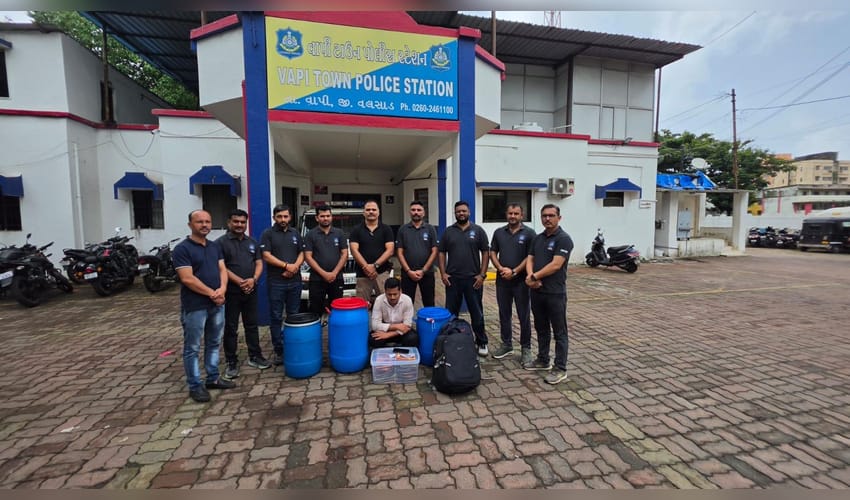 Narcotics worth Rs 21.09 lakh from Odisha seized in Gujarat, one held