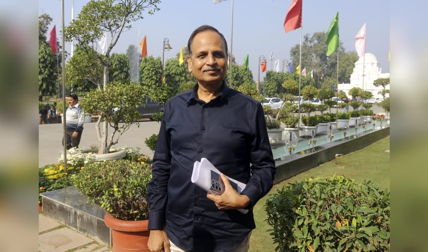 New Delhi: AAP MLA Satyendar Jain arrives to attend the winter session of the Delhi Legislative Assembly