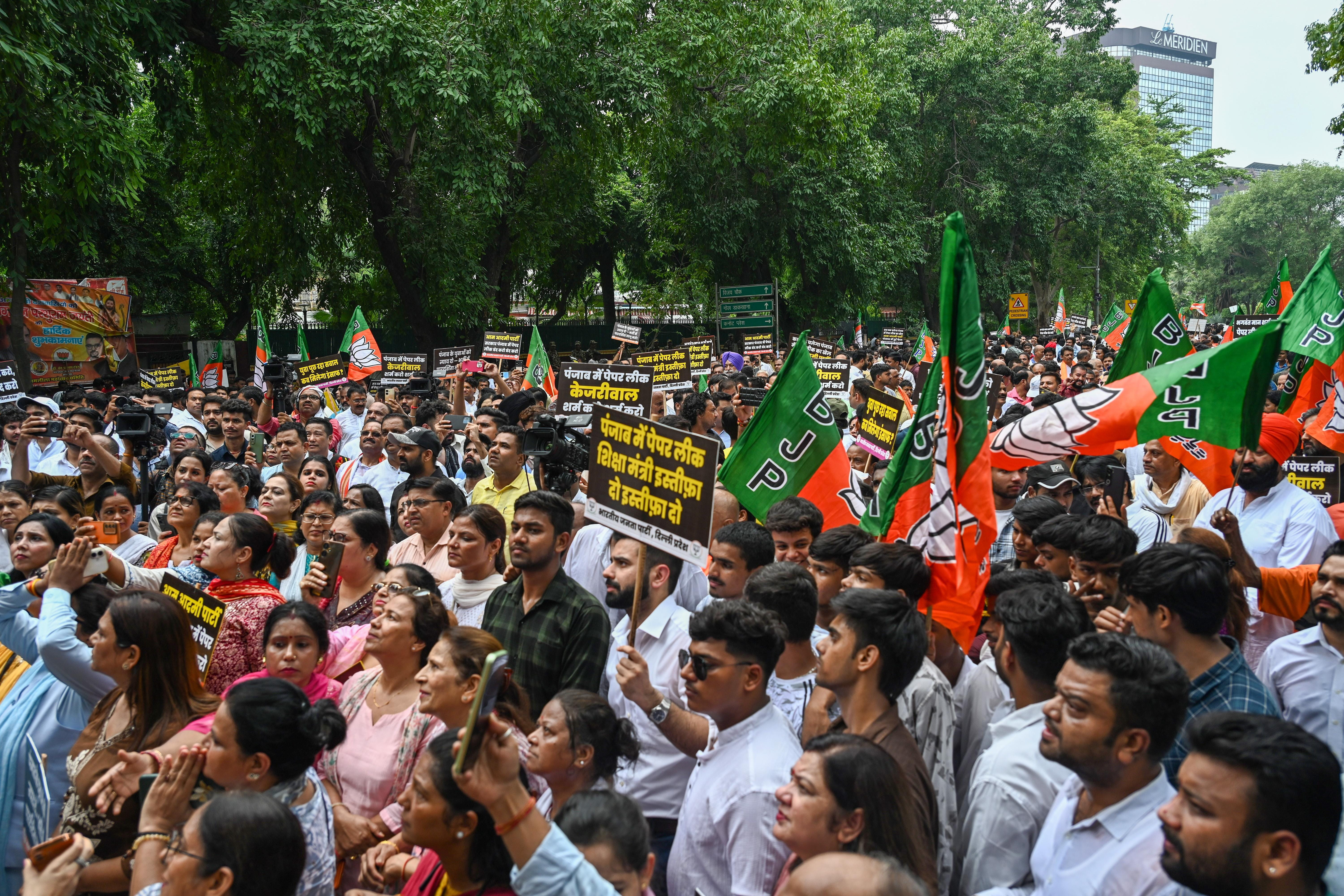 New Delhi: BJP protests over alleged Punjab paper leak