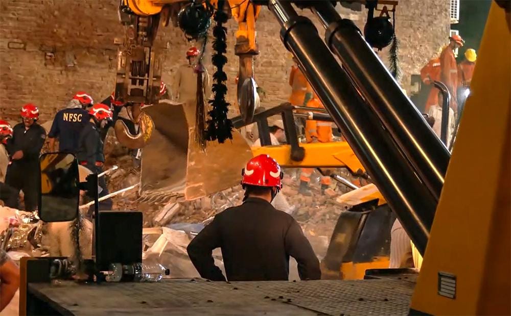 New Delhi: Building collapses in Satya Niketan
