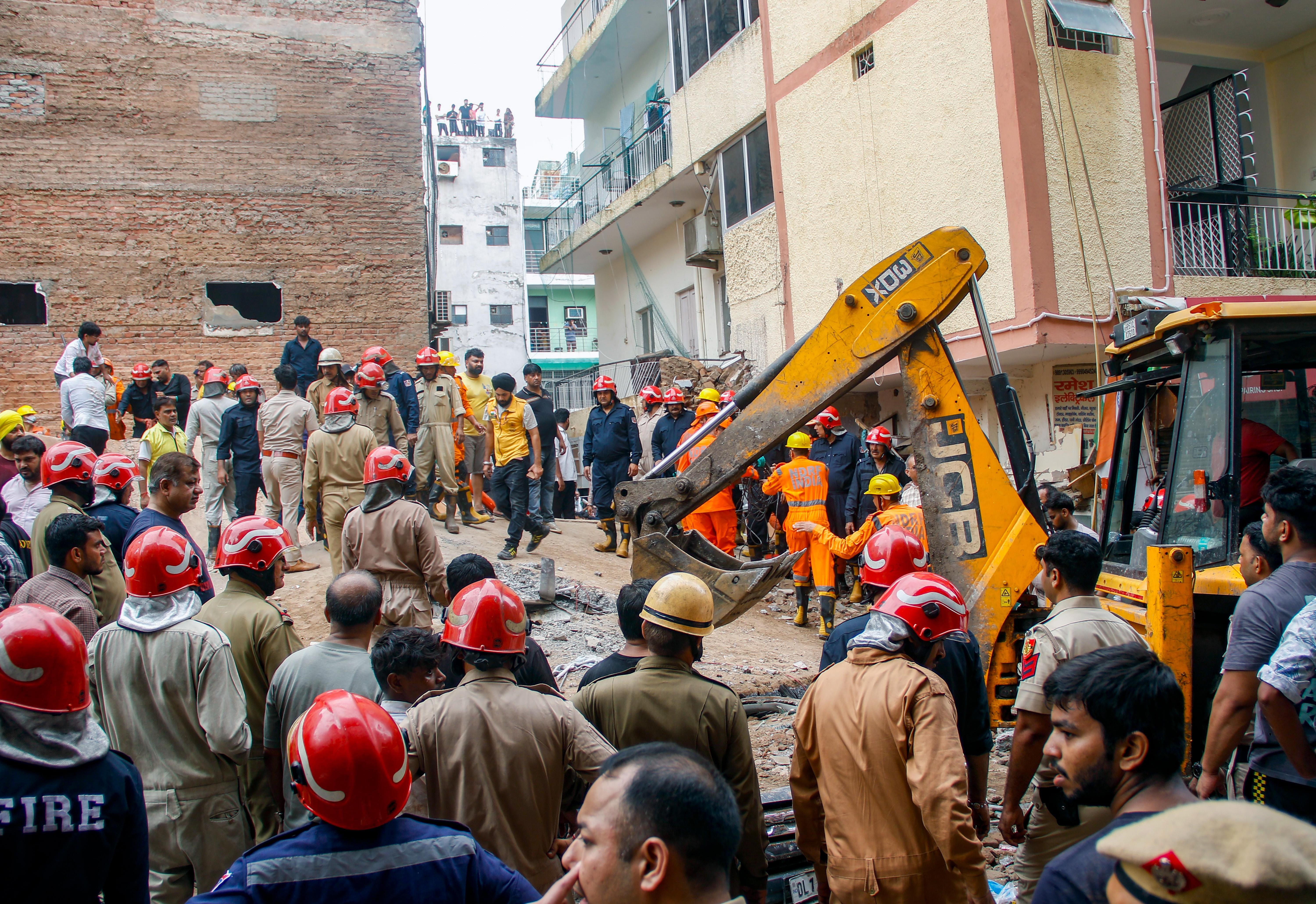 New Delhi: Building collapses in Satya Niketan