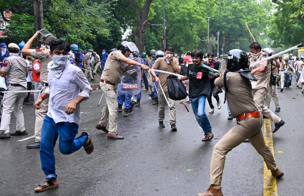 New Delhi: CJP holds ‘Chalo Sansad’ protest march towards Parliament