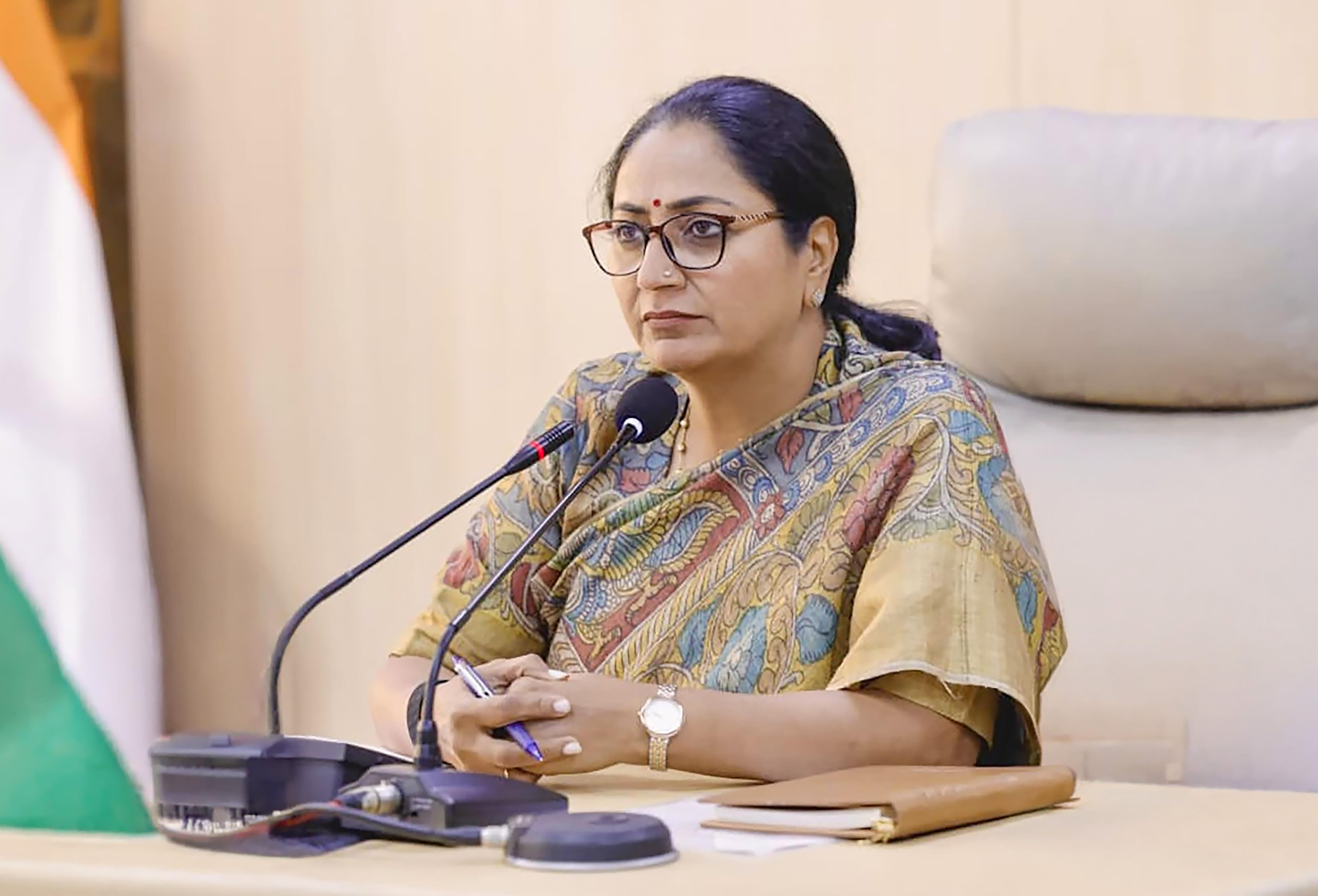 New Delhi: CM Rekha Gupta Chairs DDC Apex Committee Meeting