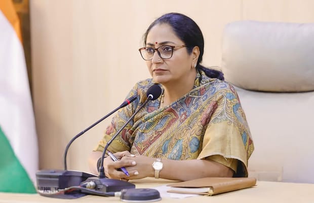 New Delhi: CM Rekha Gupta Chairs DDC Apex Committee Meeting