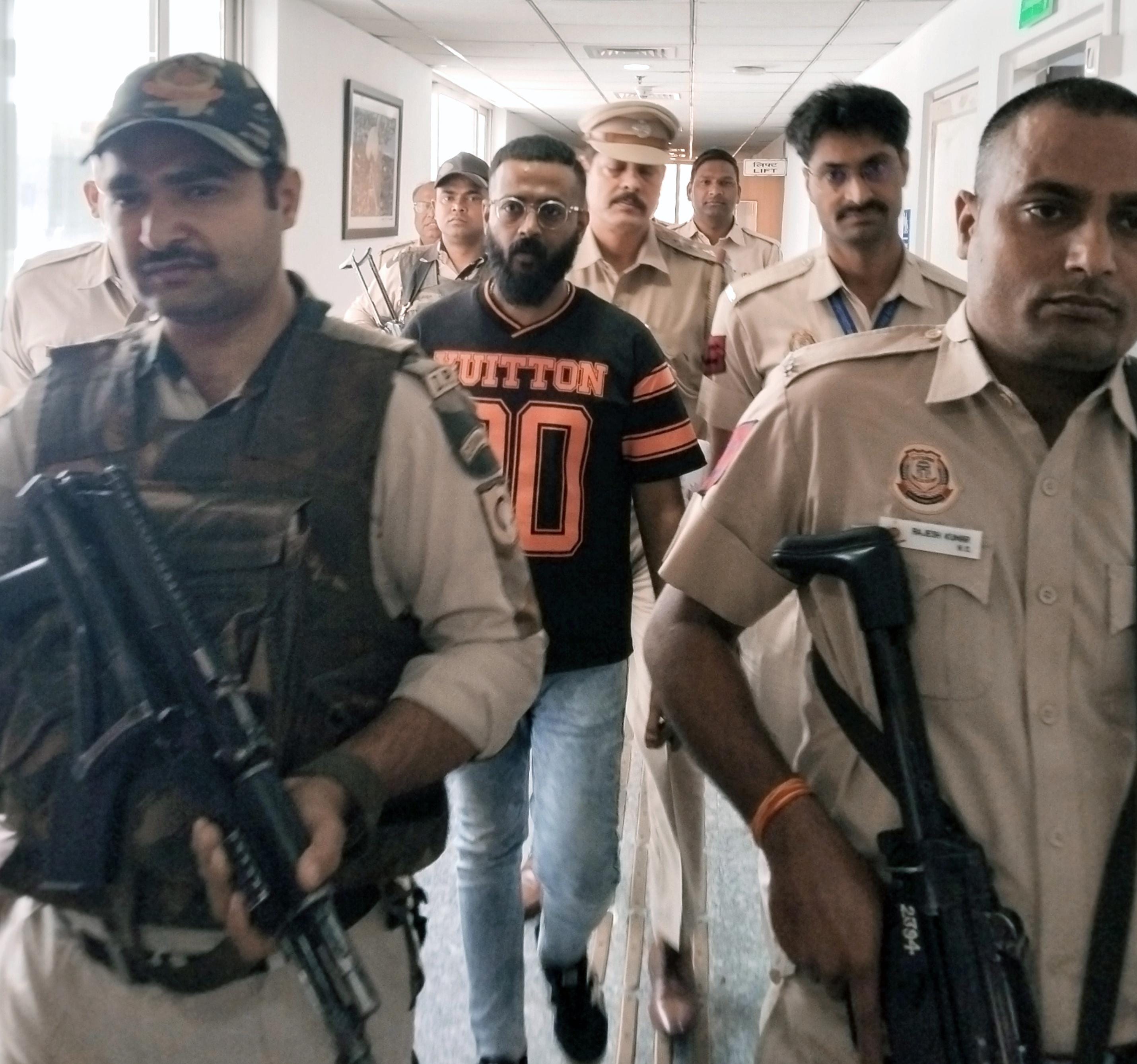 New Delhi: Conman Sukesh Chandrashekhar being produced at Rouse Avenue Court