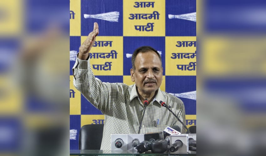 New Delhi: Delhi CM Atishi and former Delhi Minister Satyendar Jain address a press conference
