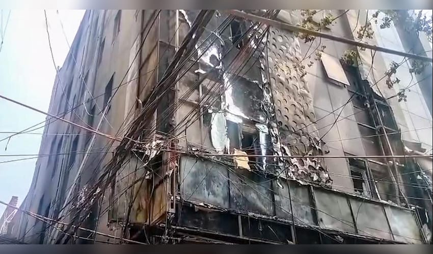 New Delhi: Fire breaks out at restaurant in Malviya Nagar