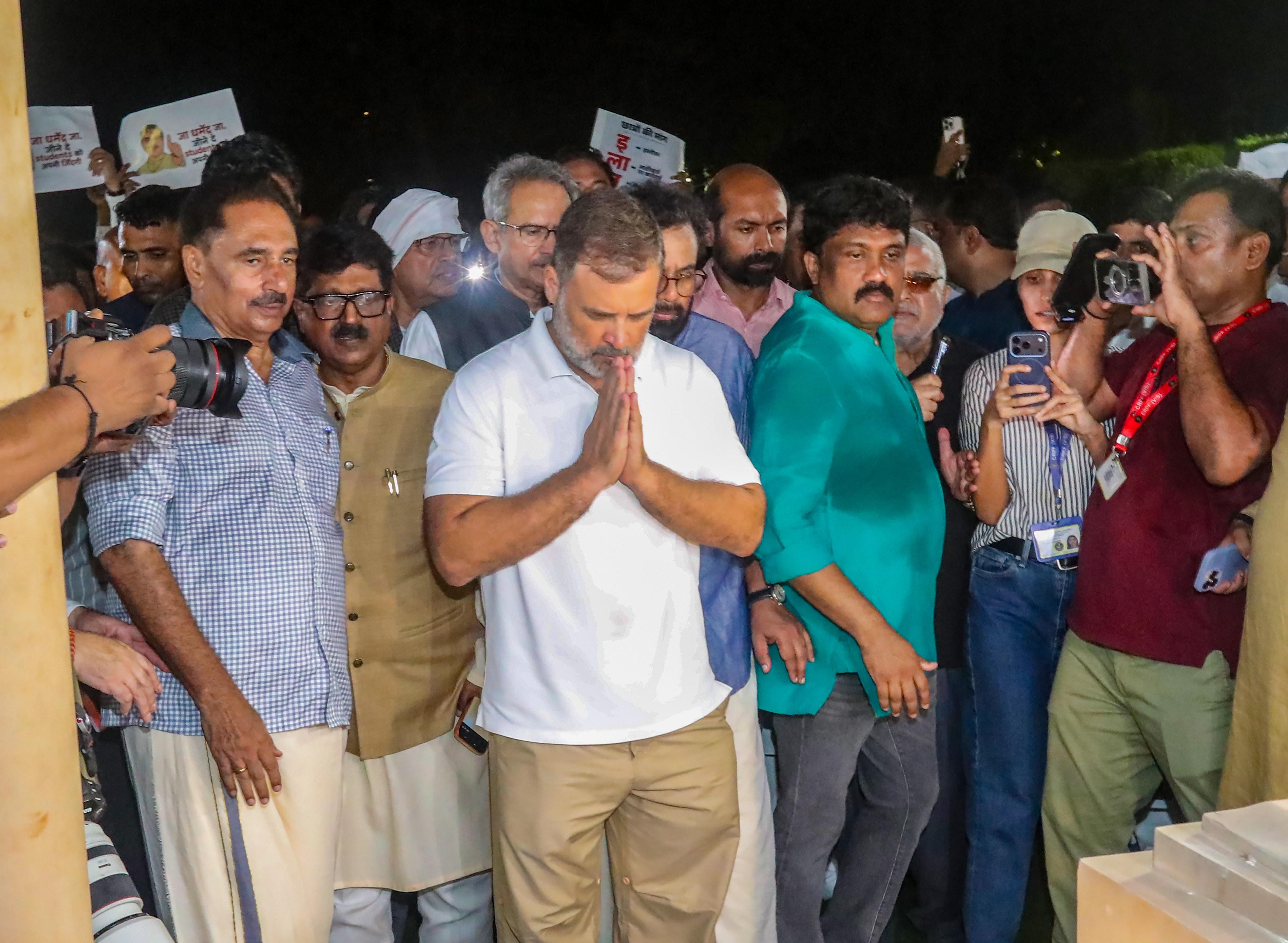 New Delhi: INDIA bloc MPs at Gandhi Smriti