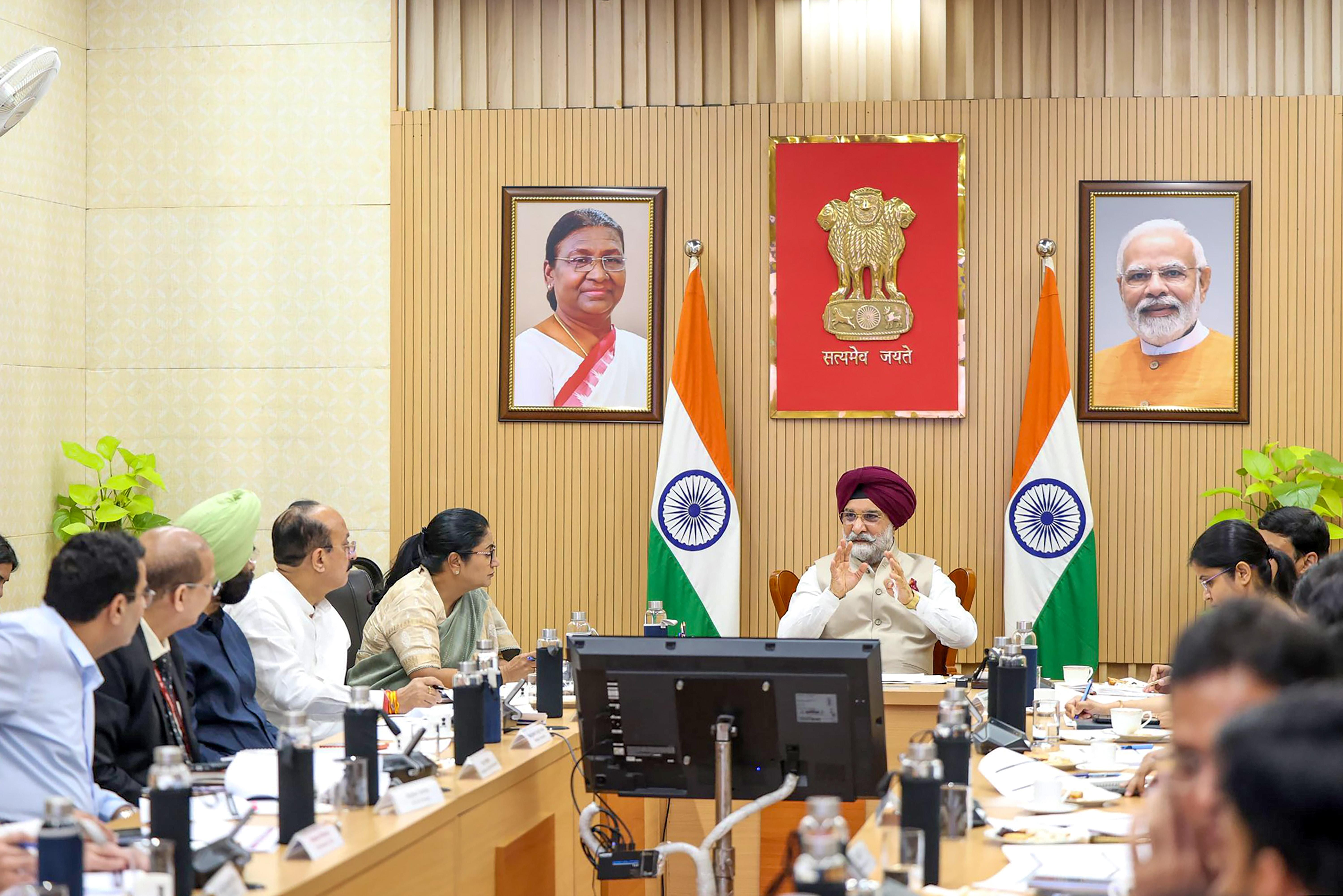 New Delhi: LG Reviews Deregulation and Compliance Reforms