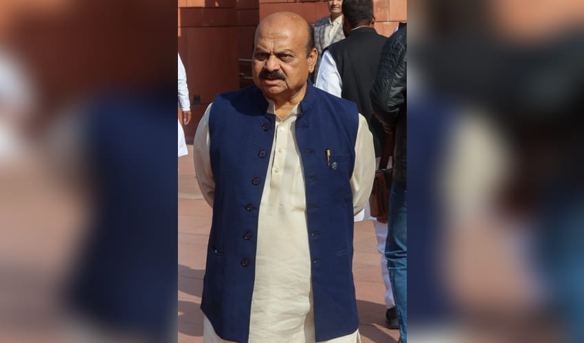 New Delhi: MPs At The Parliament House During the Winter Session