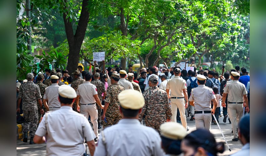 New Delhi: NDMC cleans Jantar Mantar protest site