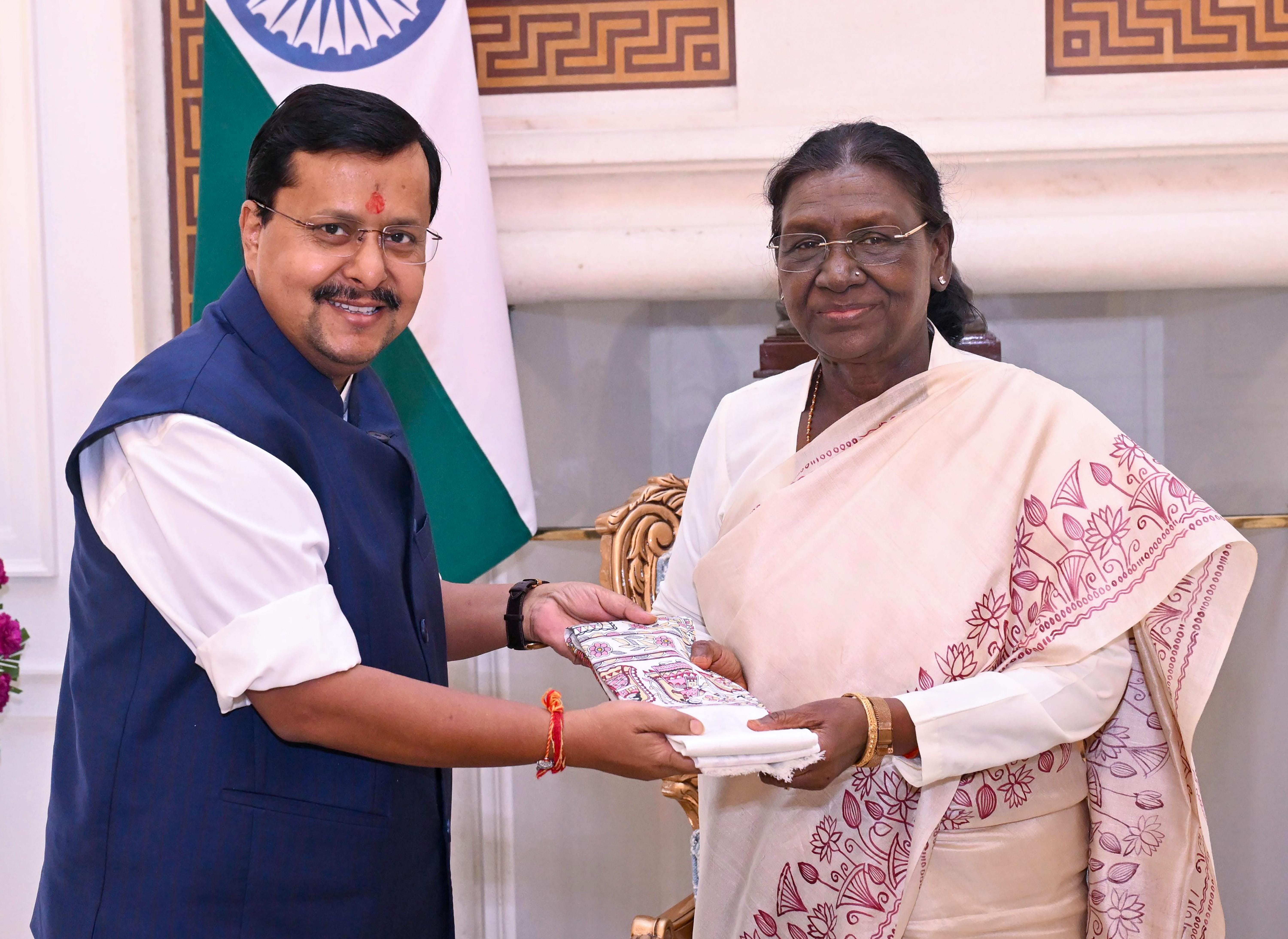 New Delhi: Nitin Nabin meets President Murmu