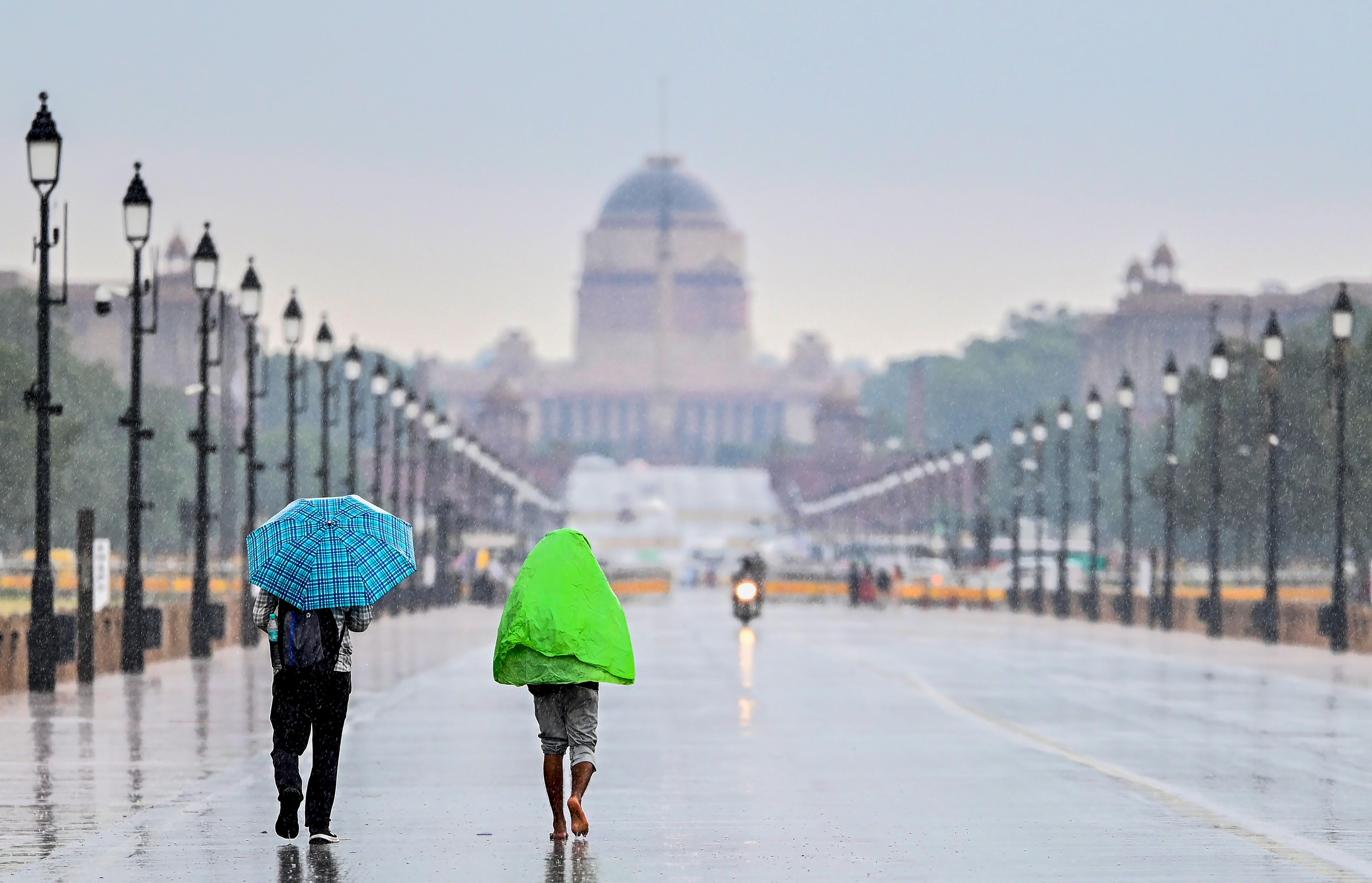 New Delhi: Rain lashes the national capital