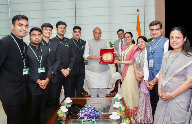 New Delhi: Rajnath Singh meets Indian Defence Estates Service officer trainees