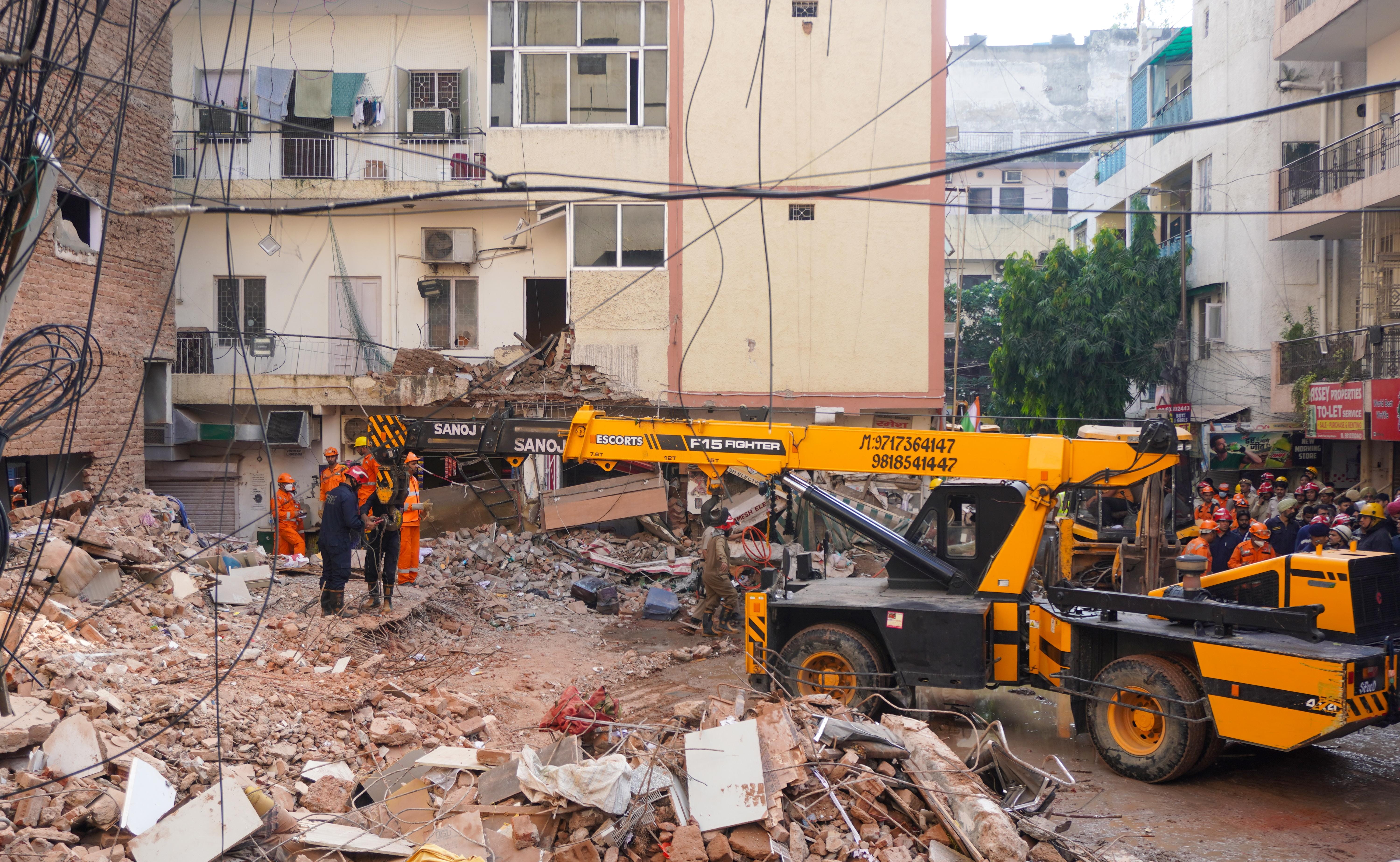 New Delhi: Satya Niketan Building Collapse