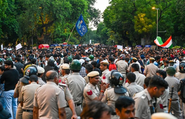 New Delhi: Security tightened as CJP supporters gather for protest