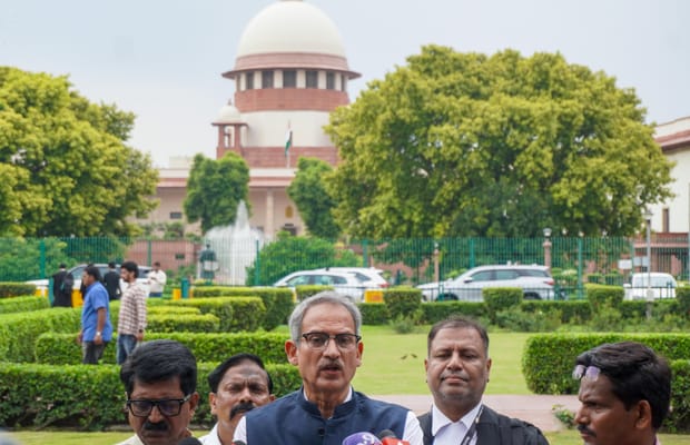 New Delhi: Shiv Sena (UBT) MPs after Supreme Court hearing