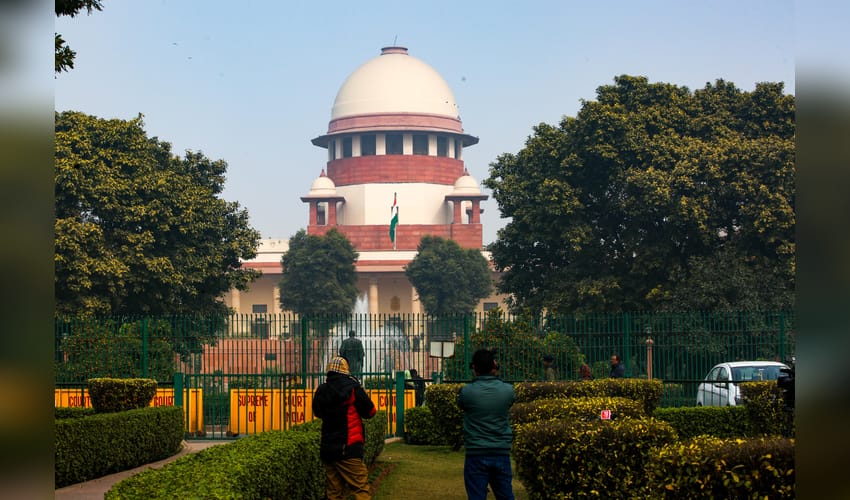 New Delhi: Supreme Court Stands Tall Under Clear Sky
