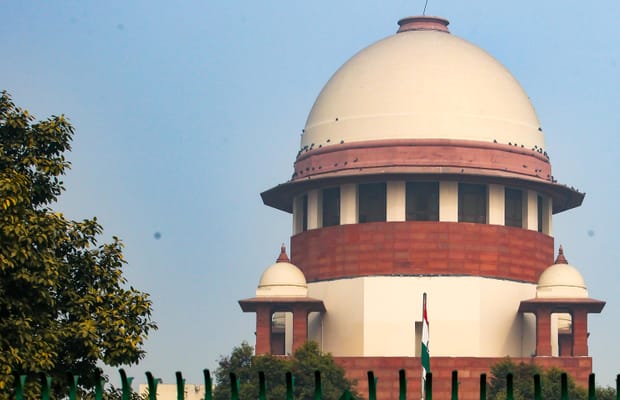 New Delhi: Supreme Court Stands Tall Under Clear Sky