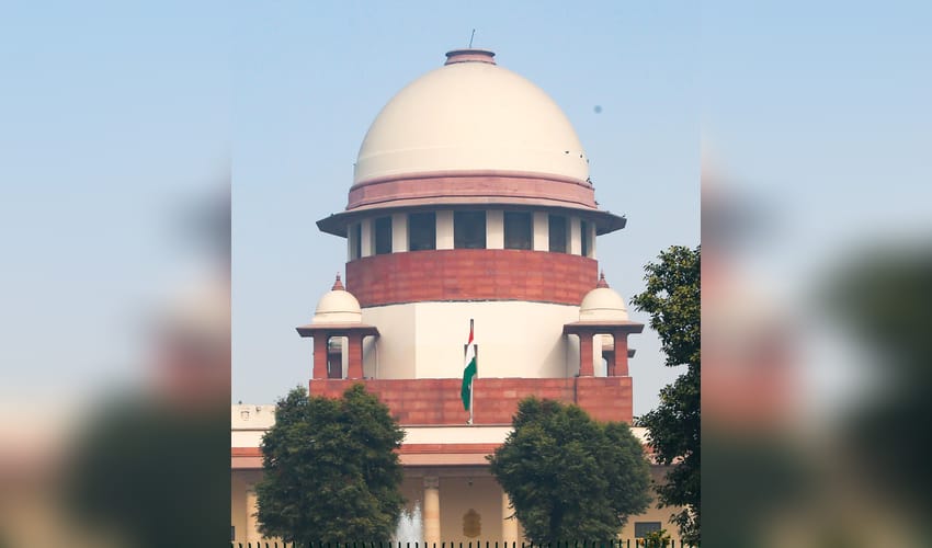 New Delhi: Supreme Court Stands Tall Under Clear Sky