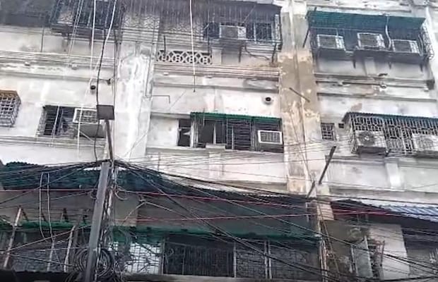 Nine killed as massive fire breaks out at hotel in Kolkata
