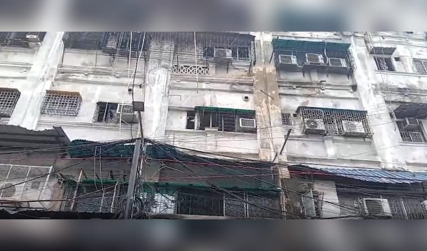 Nine killed as massive fire breaks out at hotel in Kolkata