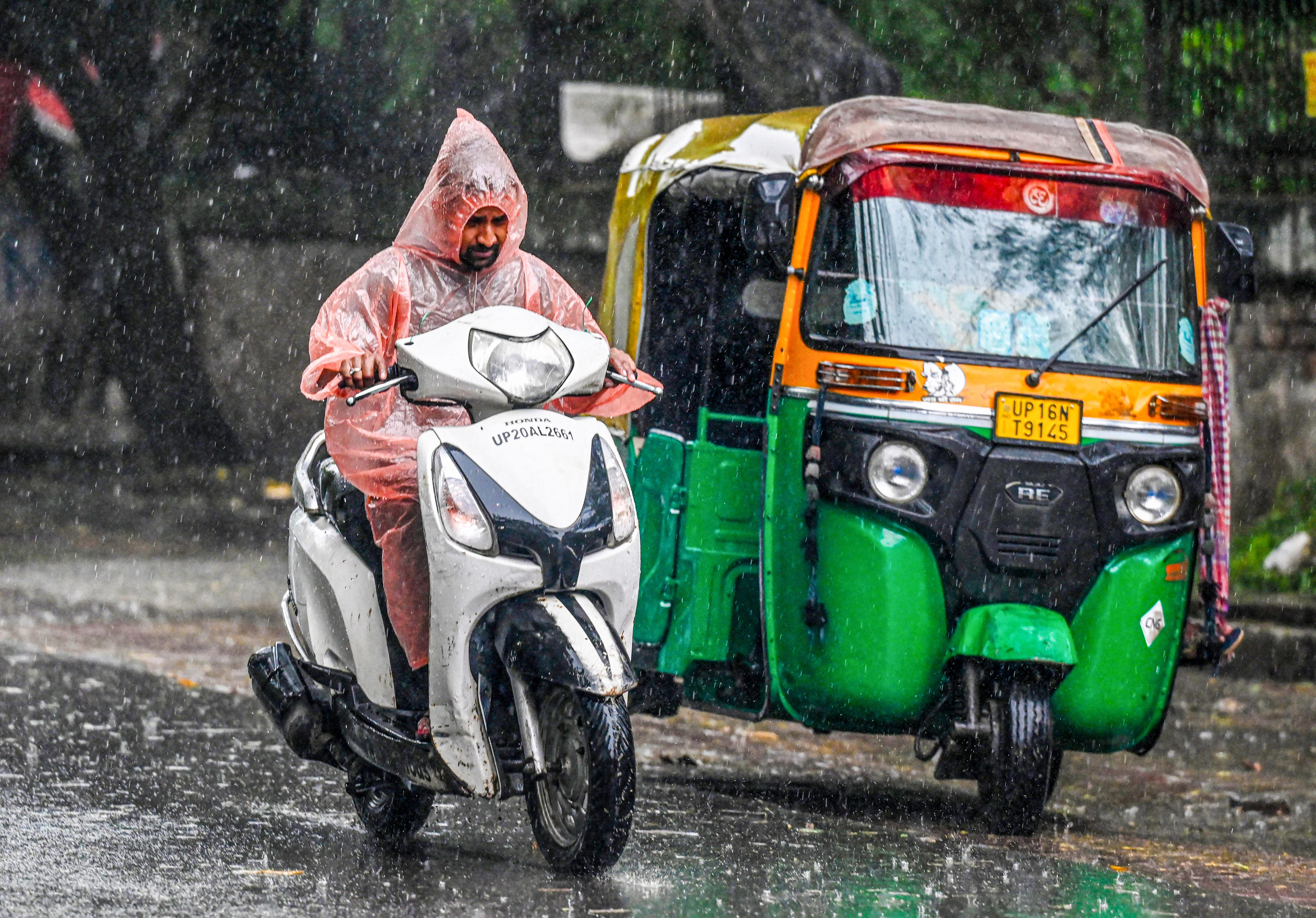Noida: Rain disrupts normal life
