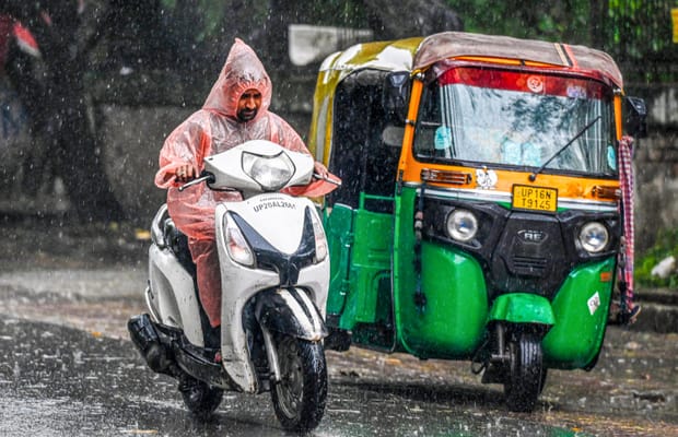 Noida: Rain disrupts normal life
